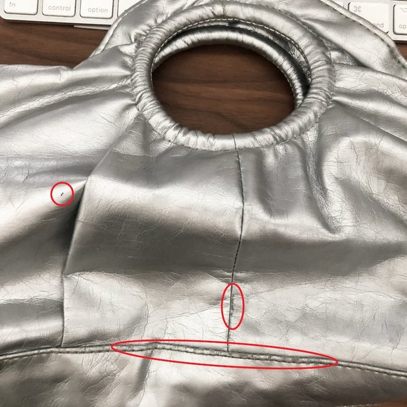 ⭐️HOST PICK⭐️ Garage Silver Metallic Handheld Purse Bag Clutch - Picture 9 of 9